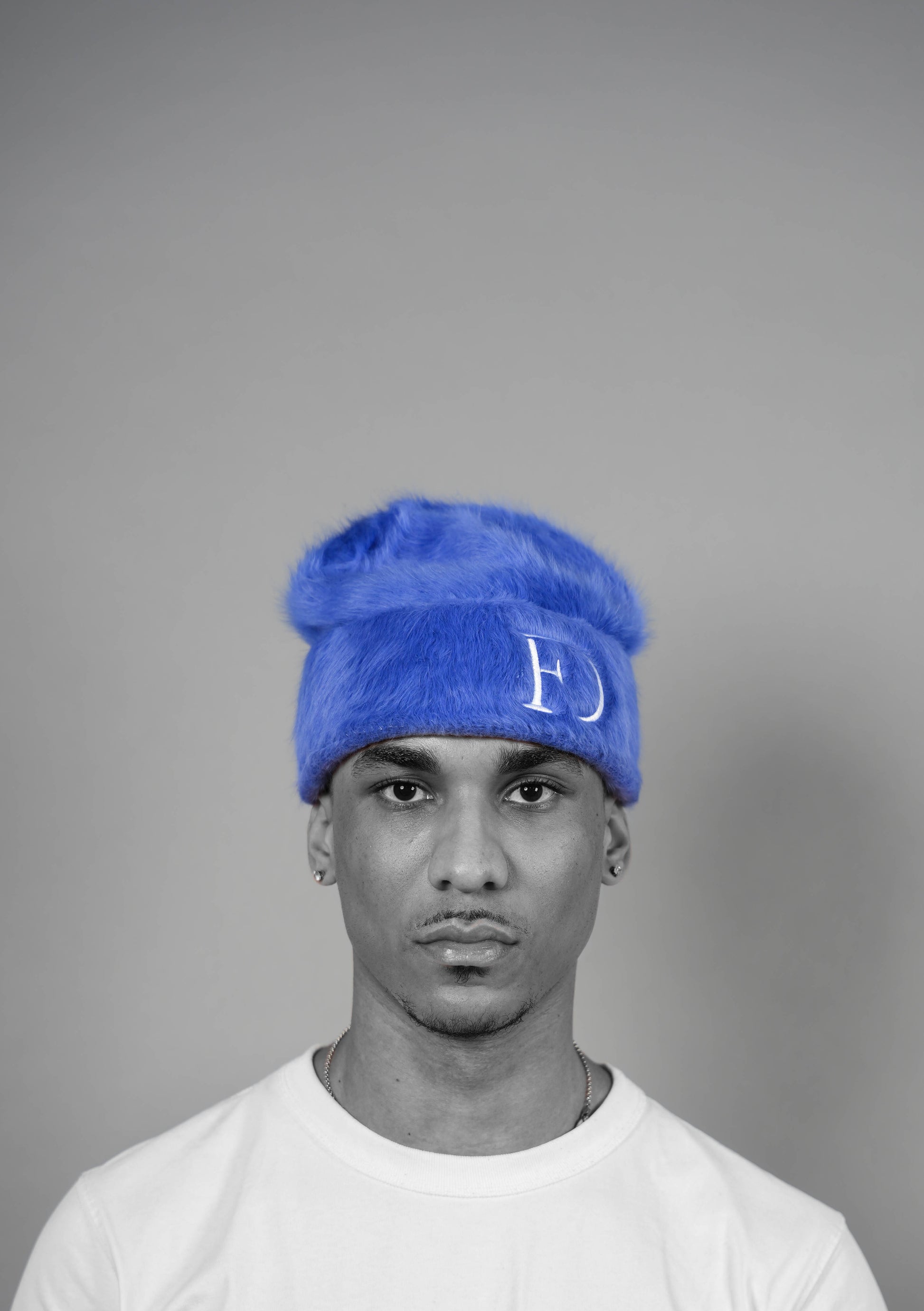 BONNET BLEU BRODÉ