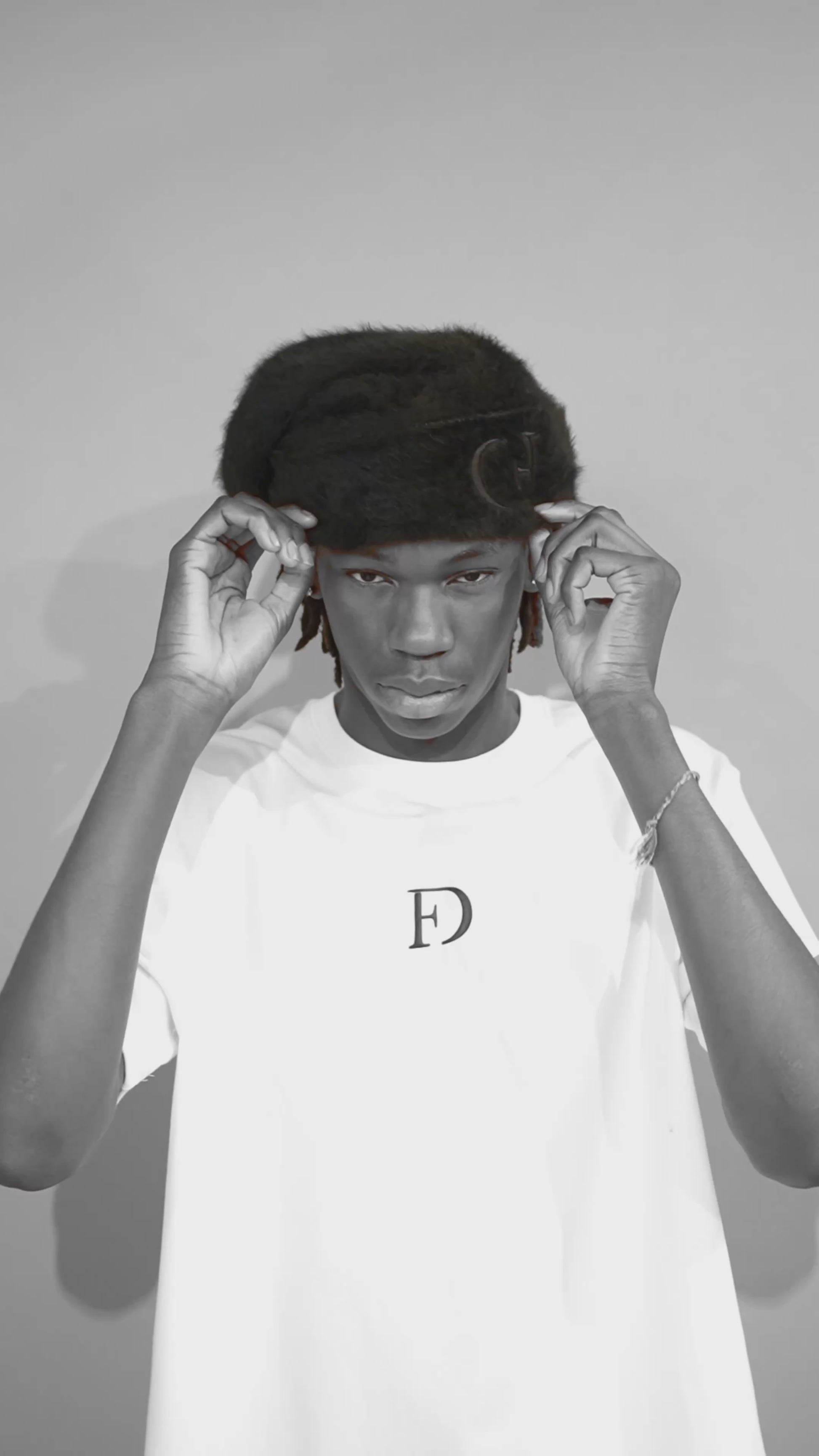 BONNET NOIR BRODÉ